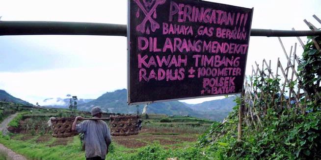 Kawah Timbang Berstatus Siaga, Radius Aman Diperluas Jadi 1 km