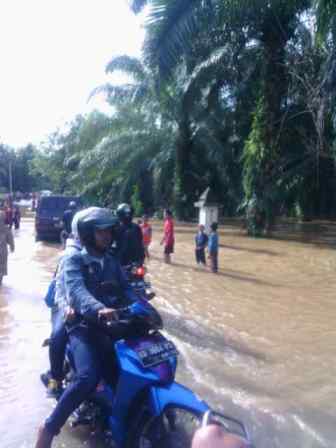 Kota & Seluma Dikepung Banjir