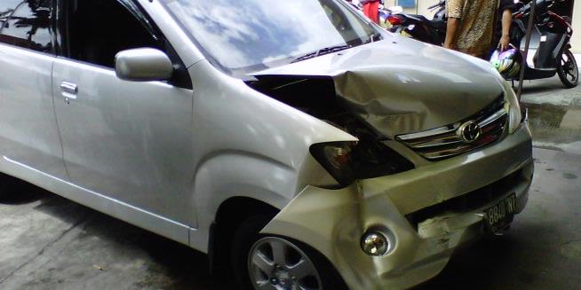 Ditabrak Avanza, Ibu Hamil Terseret Lima Meter