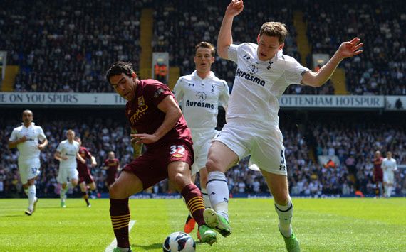 City Ditekuk Spurs 3-1, MU Diambang Juara