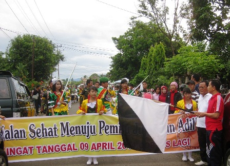 Jalan Santai KPU BS Meriah