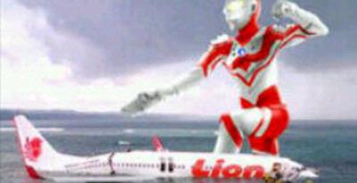 Pengguna Blackberry Kecam Foto “Ultraman-Lion Air”