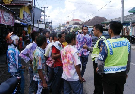 Konvoi Siswa Dibubarkan Polisi