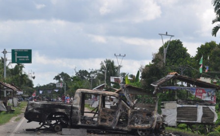 Warga Sempat Portal Jalan, Jalinsum Lumpuh