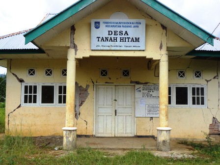 Kantor Desa Terbengkalai