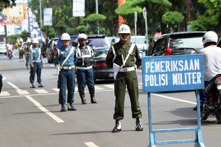 TNI dan Warga Terjaring Razia