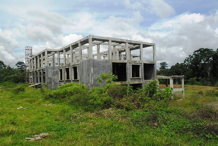 Bangunan RSUD Terbengkalai