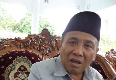 Lisam Menyerahkan Diri