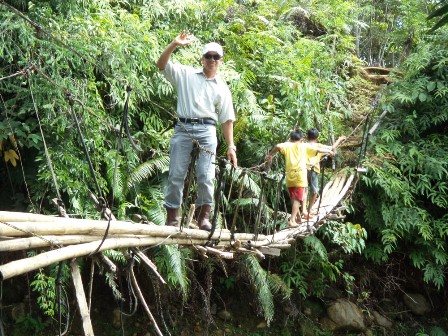 Jembatan Gantung Rusak Parah