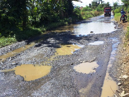 Truk Batu Bara  Bebas Melintas