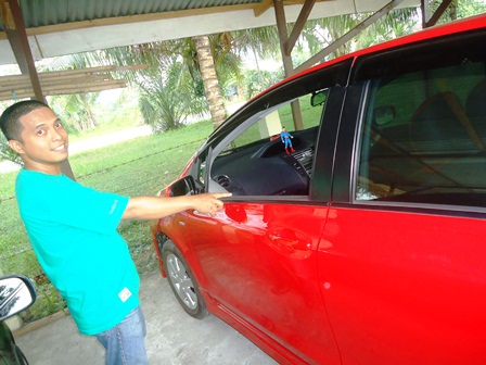 Pecah Kaca Beraksi di Bandara