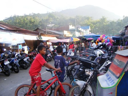 Pasar Kaget Sebabkan Kemacetan