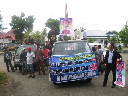 Tuntut PNS Selingkuh Dipecat