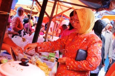 Sambangi Pasar Ramadhan