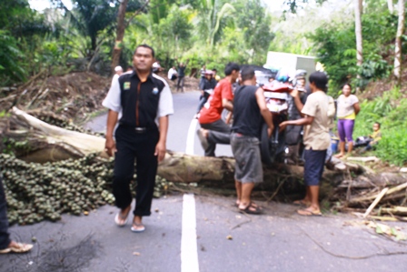 Aren Roboh, Curup-LLG Macet