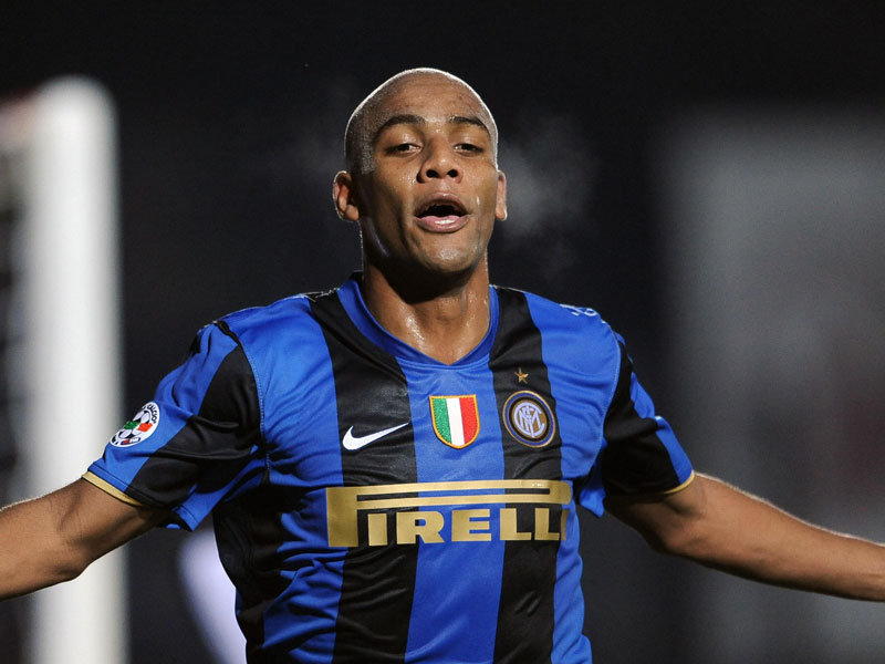 Maicon Berlabuh di AS Roma