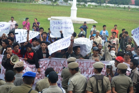 FAKAM Unjuk Rasa, Depan Kantor Walikota