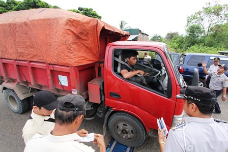 Lebihi Tonase, Truk Didenda Rp 500 Ribu