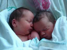 Ini Dia Tanda-Tanda Bayi Kembar!