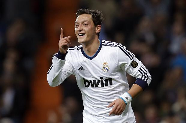 Ozil Belajar Trik Zidane Dari Youtube