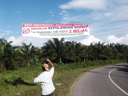 Kepulangan Rombongan Bupati BS Ditolak