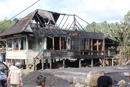 17 Rumah Terbakar, 25 KK Kehilangan Tempat Tinggal