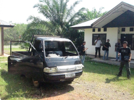 Warga Rusak Mobil Pelaku Curnak