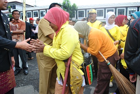 160 Pasukan Kuning Terima Honor