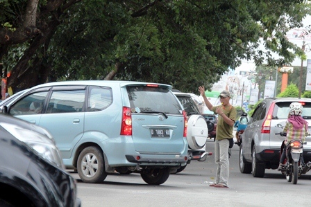 Warga Keluhkan Parkir Pasar Kaget