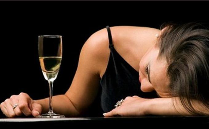Perempuan yang Mengonsumsi Alkohol Rentan Kanker Payudara