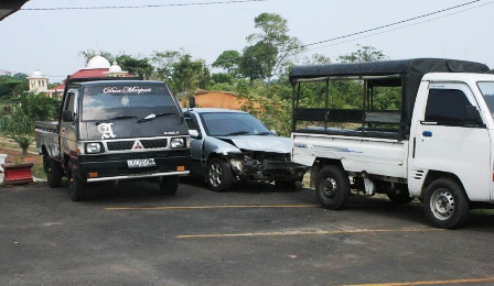 Tabrak L 300, Sedan Ringsek