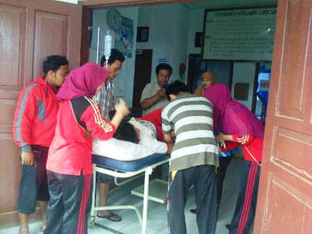 Ambulace Mogok, Warga Mengamuk