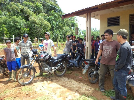 THR Disunat, Puluhan Karyawan Demo