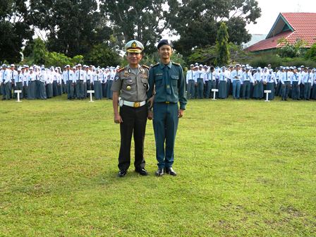 Polisi Sambangi Sekolah