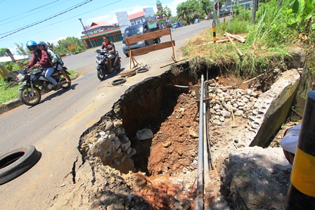 Jalan Bhayangkara Terputus