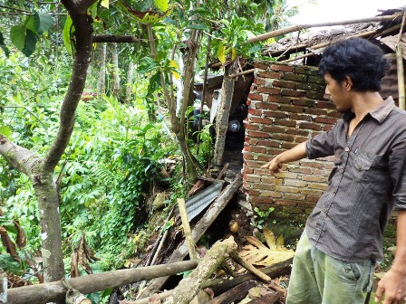 Rumah Longsor Akibat Galian C