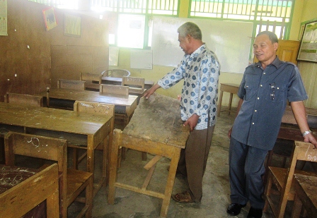 Satu Ruangan Disekat Dua