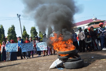 Wali Mahasiswa Demo STAIN