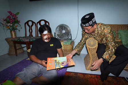 Gubernur Kunjungi  Korban Puting Beliung