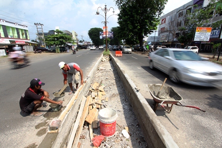 Warga Tuntut Ganti  Rugi