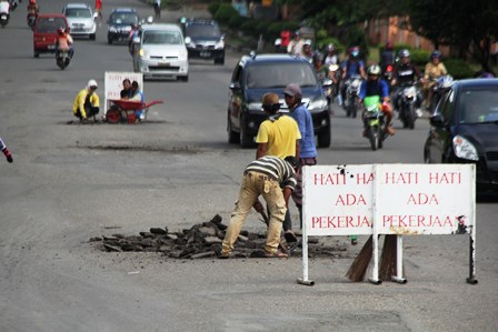 Beberapa Ruas Jalan Diperbaiki