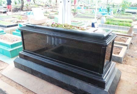 Makam Uje Akan Dipindahkan?