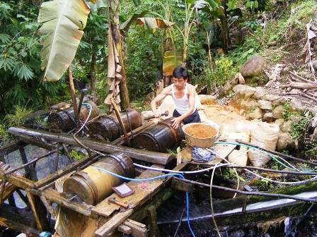 Penambang Emas Tradisional Butuh Perhatian