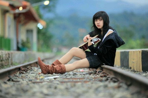 Dera Indonesia Idol Ingin Seperti Agnes Monica