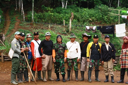 TNI Tanam 9 Bibit Kayu di TNKS