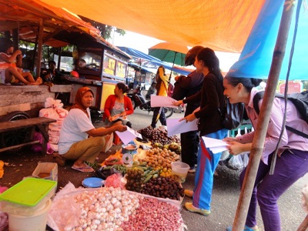 Mahasiswi Akbid Bergerak