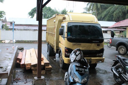 Kayu dan Truk Kades Ditangkap Polisi