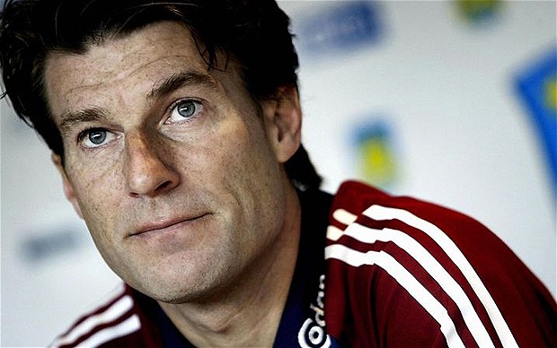 Swansea Imbang, Laudrup Minta Maaf