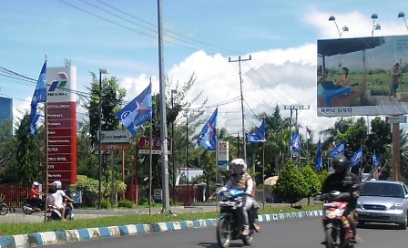 Tertibkan Atribut Sendiri