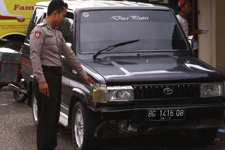 Kijang Vs Satria, 1 Sekarat 1 Patah